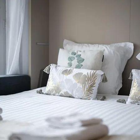 Le Coq Debussy - Parking - Ac - Wifi * Μεντόν